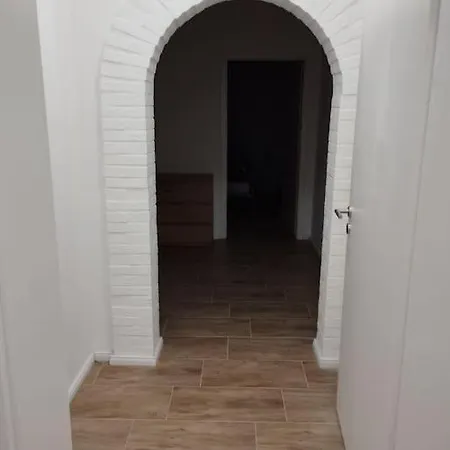 4 Personen - In Wohnung, Zentral, Ruhig, Modern *