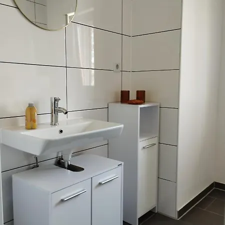 4 Personen - In Wohnung, Zentral, Ruhig, Modern