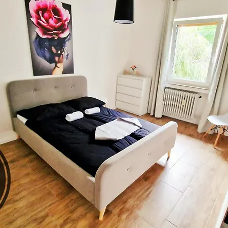 Apartment 4 Personen - In Wohnung, Zentral, Ruhig, Modern