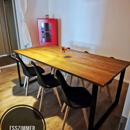 4 Personen - In Wohnung, Zentral, Ruhig, Modern