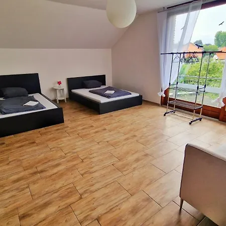 4 Personen - In Wohnung, Zentral, Ruhig, Modern Lägenhet *