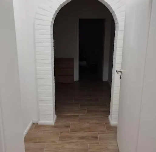 4 Personen - In Wohnung, Zentral, Ruhig, Modern *