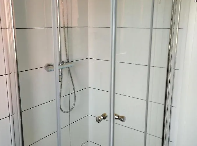 아파트 4 Personen - In Wohnung, Zentral, Ruhig, Modern 뤼베케