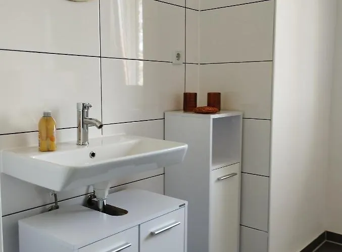 4 Personen - In Wohnung, Zentral, Ruhig, Modern