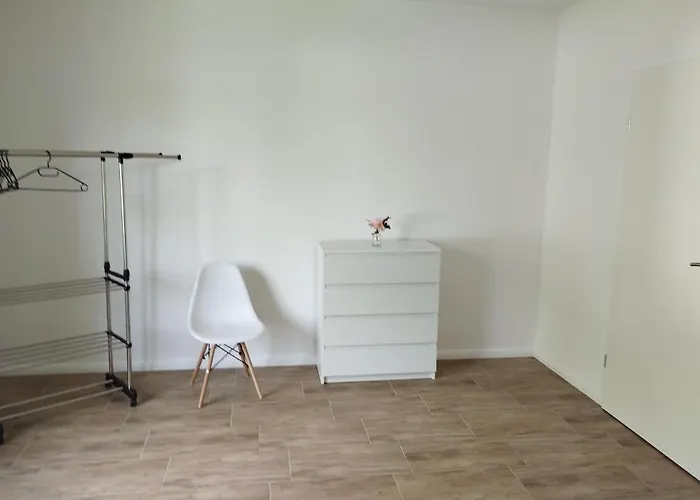 4 Personen - In Wohnung, Zentral, Ruhig, Modern *