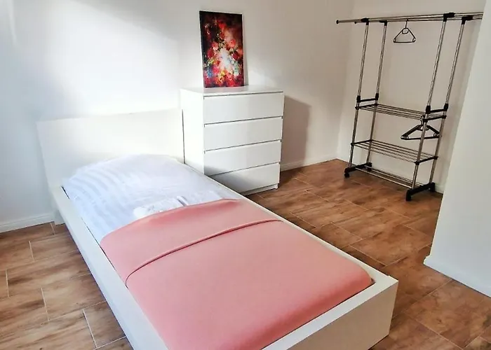 4 Personen - In Wohnung, Zentral, Ruhig, Modern * 뤼베케