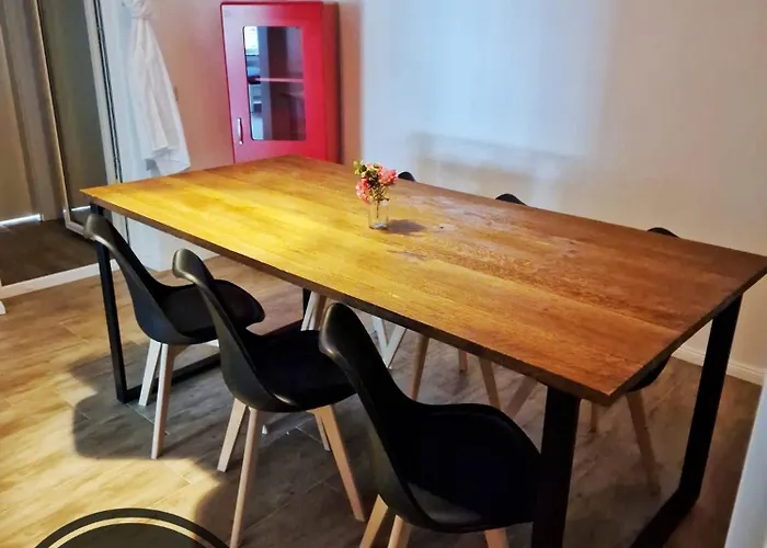 4 Personen - In Wohnung, Zentral, Ruhig, Modern